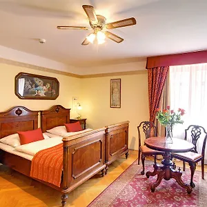 Mucha Otel